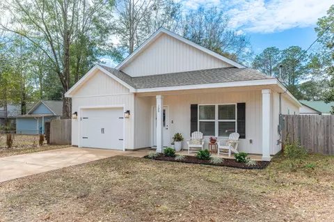 Exterior - 156 Oak Ln, Crestview, FL 32536 photo 2 of 7