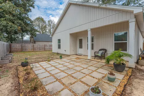 Exterior - 156 Oak Ln, Crestview, FL 32536 photo 5 of 7