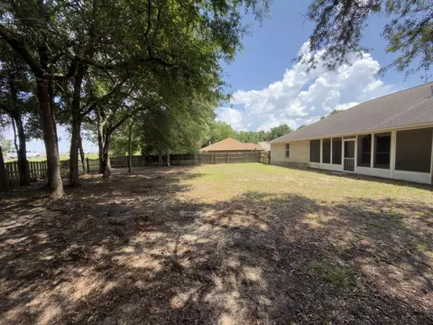 Exterior - 688 Brunson St, Crestview, FL 32536 photo 3 of 3
