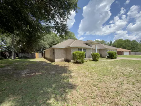 Exterior - 688 Brunson St, Crestview, FL 32536 photo 2 of 3