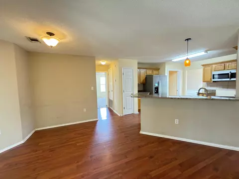 Living - 688 Brunson St, Crestview, FL 32536 photo 7 of 7