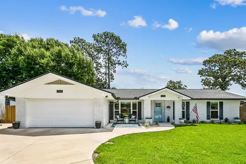 1702 Green Palm Cir, Niceville, FL 32578