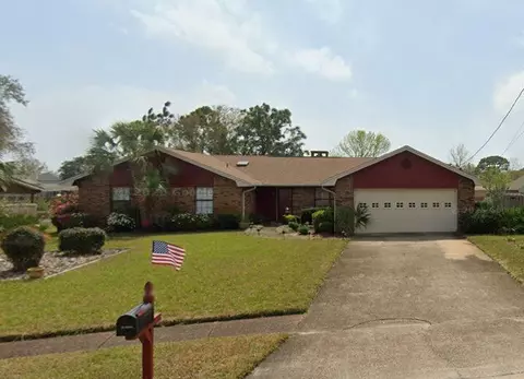 564 E Timberlake Dr, Mary Esther, FL 32569