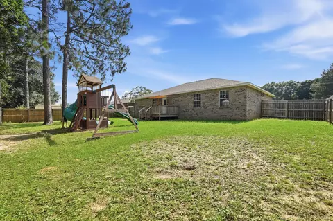 Exterior - 3033 Cabela Ln, Crestview, FL 32539 photo 6 of 9