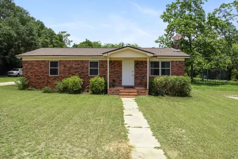 464 Tall Pines Rd, Cantonment, FL 32533