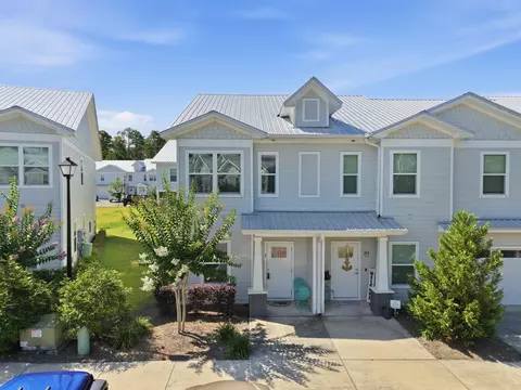 Exterior - 284 Date Palm Ln, Freeport, FL 32439 photo 2 of 14