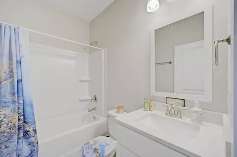 Bath - 284 Date Palm Ln, Freeport, FL 32439 photo 2 of 4