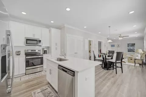 Kitchen - 284 Date Palm Ln, Freeport, FL 32439 photo 3 of 5