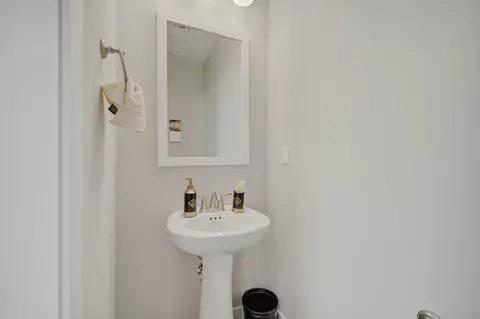 Bath - 284 Date Palm Ln, Freeport, FL 32439 photo 1 of 4