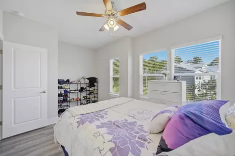 Bedroom - 284 Date Palm Ln, Freeport, FL 32439 photo 4 of 10