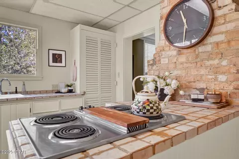 Kitchen - 672 Main St, Chipley, FL 32428 photo 7 of 11