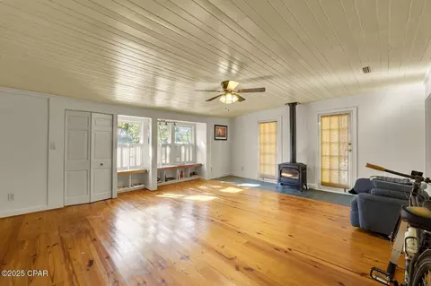 Living - 672 Main St, Chipley, FL 32428 photo 6 of 8