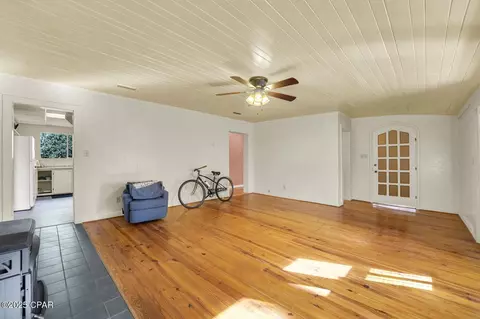 Living - 672 Main St, Chipley, FL 32428 photo 1 of 8