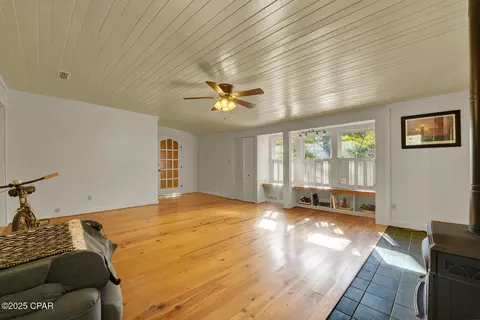 Living - 672 Main St, Chipley, FL 32428 photo 2 of 8
