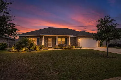 147 Picnic Pl, Freeport, FL 32439