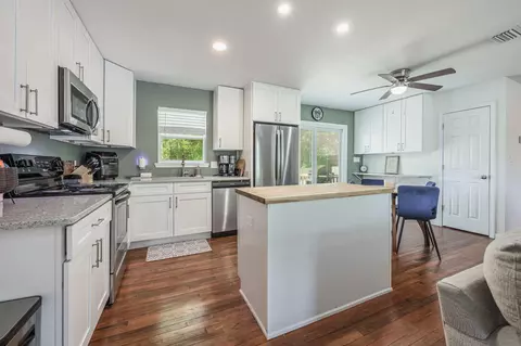 Kitchen - 161 W North Ave, Crestview, FL 32536 photo 1 of 4
