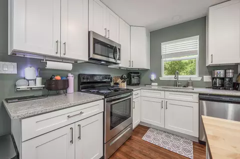 Kitchen - 161 W North Ave, Crestview, FL 32536 photo 2 of 4