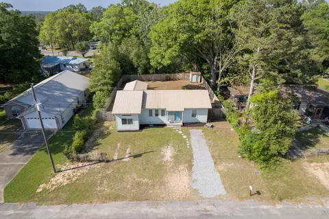 View/Area - 161 W North Ave, Crestview, FL 32536 photo 1 of 9