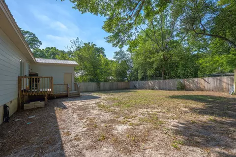 Exterior - 161 W North Ave, Crestview, FL 32536 photo 3 of 13