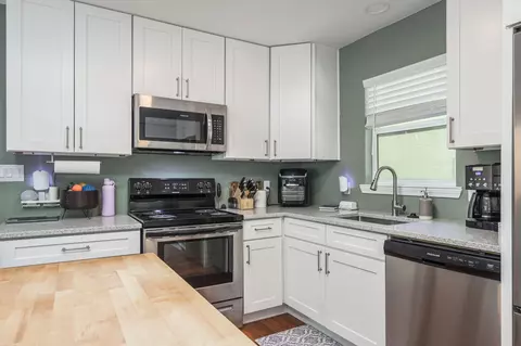Kitchen - 161 W North Ave, Crestview, FL 32536 photo 4 of 4
