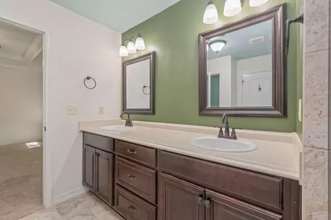 Bath - 153 Shady Ln, Crestview, FL 32536 photo 2 of 7