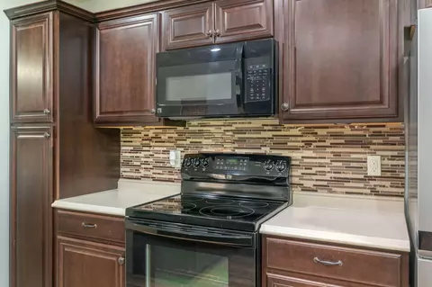 Kitchen - 153 Shady Ln, Crestview, FL 32536 photo 5 of 6