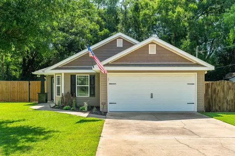 Exterior - 153 Shady Ln, Crestview, FL 32536 photo 2 of 8