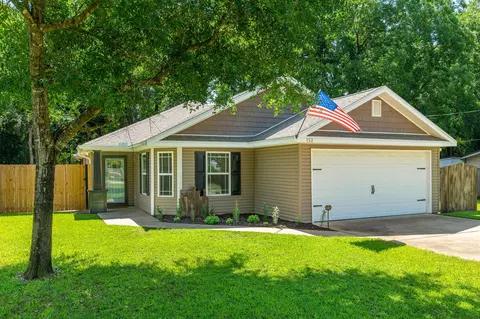 153 Shady Ln, Crestview, FL 32536