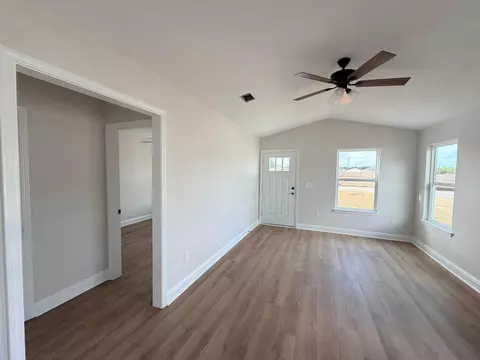 Living - 5431 Bayleaf Dr, Crestview, FL 32539 photo 1 of 1