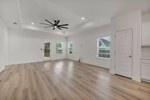 Living - 161 Blooming Cv, Crestview, FL 32539 photo 1 of 2