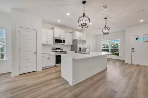 Kitchen - 161 Blooming Cv, Crestview, FL 32539 photo 1 of 2