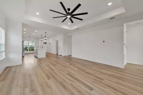 Living - 161 Blooming Cv, Crestview, FL 32539 photo 2 of 2