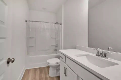 Bath - 161 Blooming Cv, Crestview, FL 32539 photo 4 of 4