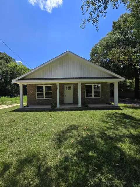 523 Brackin St, Crestview, FL 32539