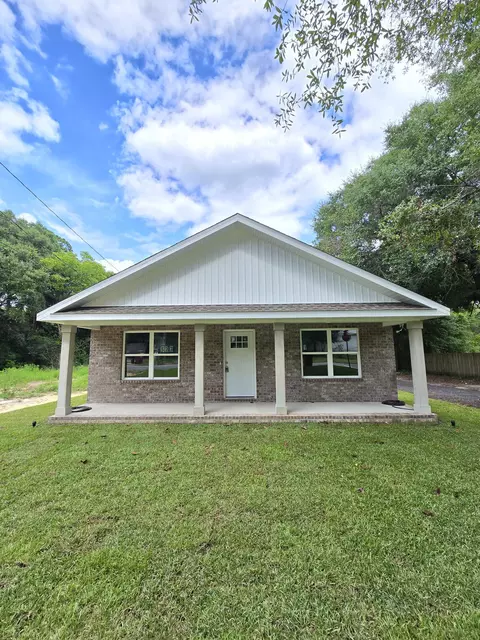 523 Brackin St, Crestview, FL 32539
