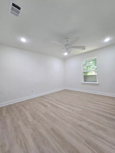 Bedroom - 523 Brackin St, Crestview, FL 32539 photo 1 of 1