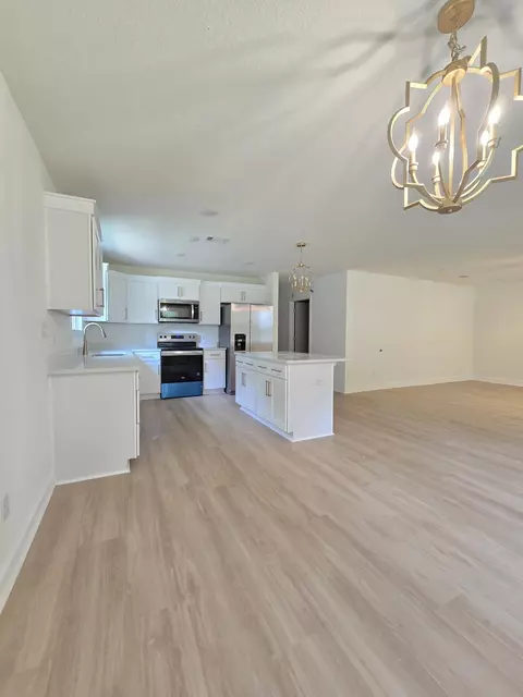 Kitchen - 523 Brackin St, Crestview, FL 32539 photo 1 of 3