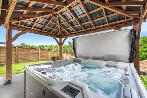 Exterior - 101 Hydrangea Blvd, Freeport, FL 32439 photo 5 of 8