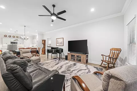 Living - 101 Hydrangea Blvd, Freeport, FL 32439 photo 3 of 3
