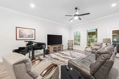Living - 101 Hydrangea Blvd, Freeport, FL 32439 photo 1 of 3