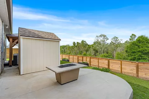 Exterior - 101 Hydrangea Blvd, Freeport, FL 32439 photo 6 of 8