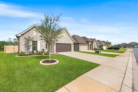 Exterior - 101 Hydrangea Blvd, Freeport, FL 32439 photo 3 of 8