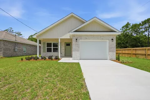 3812 Golden Acres Cir, Crestview, FL 32539