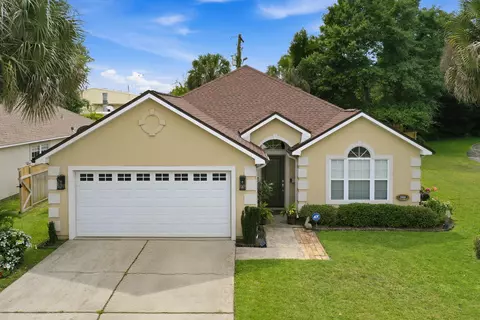 1900 Kadima Cir, Fort Walton Beach, FL 32547