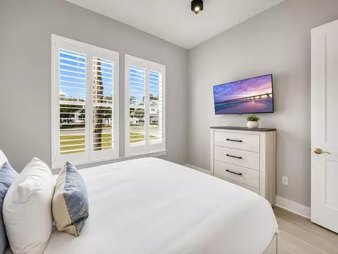 Bedroom - 476 Seacrest Dr, Inlet Beach, FL 32461 photo 9 of 13