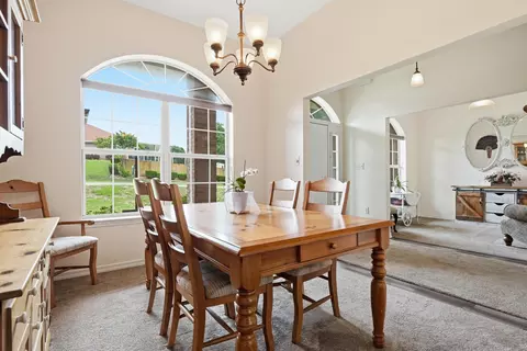Dining - 2612 Paddock Cir, Crestview, FL 32536 photo 1 of 4