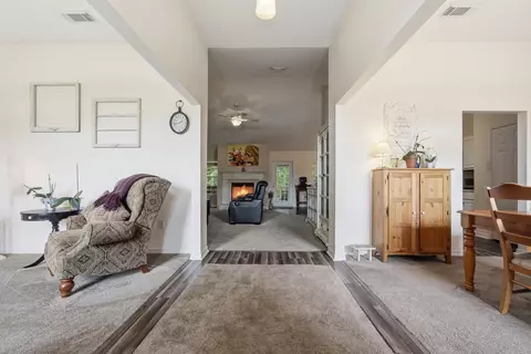 Entry Way - 2612 Paddock Cir, Crestview, FL 32536 photo 4 of 6