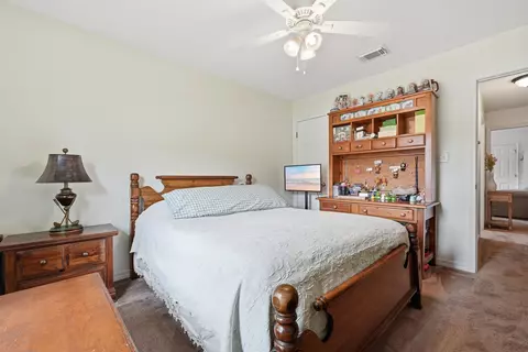 Bedroom - 2612 Paddock Cir, Crestview, FL 32536 photo 7 of 7