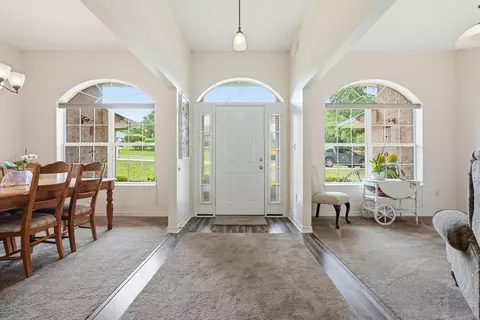 Entry Way - 2612 Paddock Cir, Crestview, FL 32536 photo 2 of 6