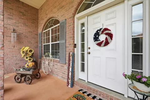 Exterior - 2612 Paddock Cir, Crestview, FL 32536 photo 1 of 12